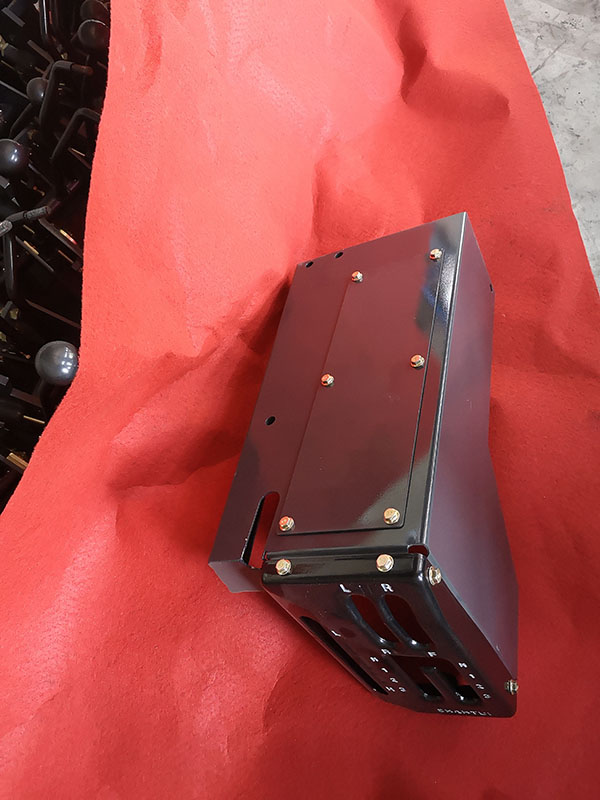 操縱箱體總成